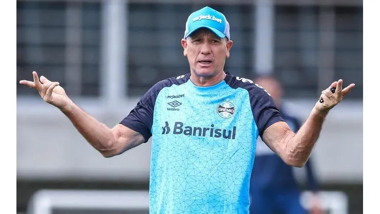 Foto: Lucas Uebel/Grêmio/Divulgação - Renato Portaluppi: técnico foi indicado a prêmio internacional