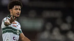 Thiago Ribeiro/AGIF/ Warley e +2; Guto Ferreira esboça Coritiba para duelo contra o São Paulo.