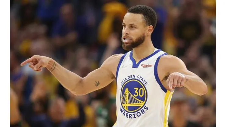 Curry lidera lista de maiores salários da liga