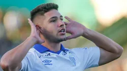 Foto: Luiz Erbes/AGIF - Bissoli pode ser barrado por Lisca