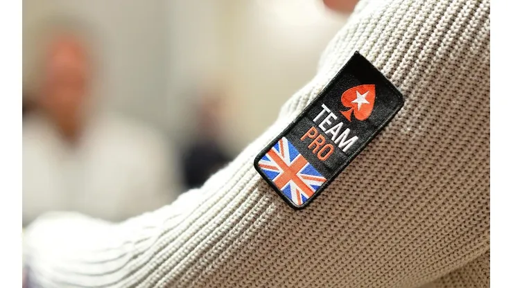 Sam Grafton ostenta o "patch" de profissional do Reino Unido (Foto: Thomas Stacha/PokerStars)