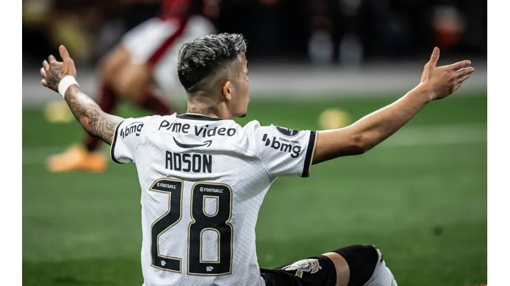 Adson não deve começar de titular no Corinthians (Foto: Raul Baretta/AGIF)
