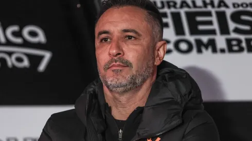 Foto: Marcello Zambrana/AGIF - Vítor Pereira conta com Adson na maior parte do ano no Corinthians