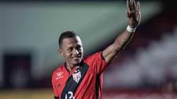 Foto: Heber Gomes/AGIF - Léo Pereira está emprestado pelo Grêmio na atual temporada.