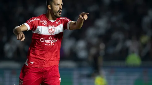 Jorge Rodrigues/AGIF. Anselmo Ramon é uma das peças principais do CRB na temporada