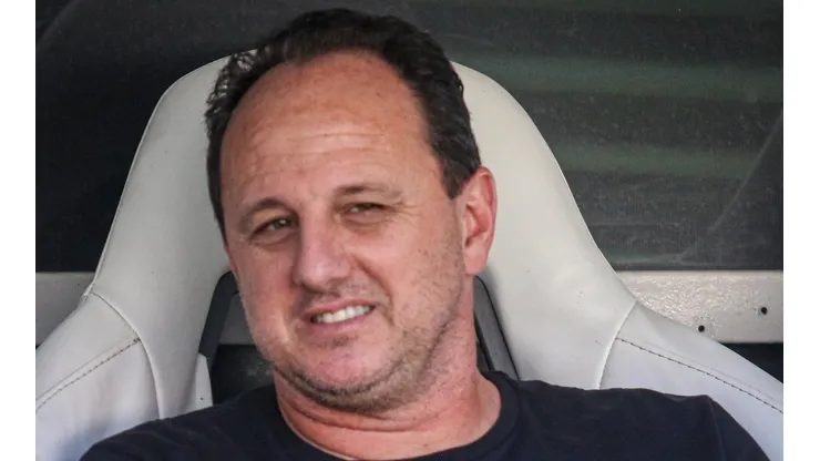 Rogério Ceni pede e São Paulo pode fazer 'PIX milionário' ao Grêmio por Léo Pereira
