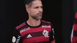 Foto: Ettore Chiereguini/AGIF - Diego Ribas tem futuro indefinido no Fla, que busca reposição no mercado