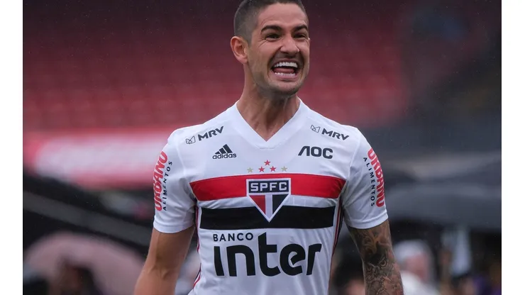 Alexandre Pato não deve pintar no São Paulo (Foto: Daniel Vorley/AGIF)