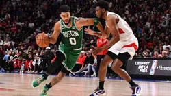 Celtics e Raptors durante jogo de pré-temporada
