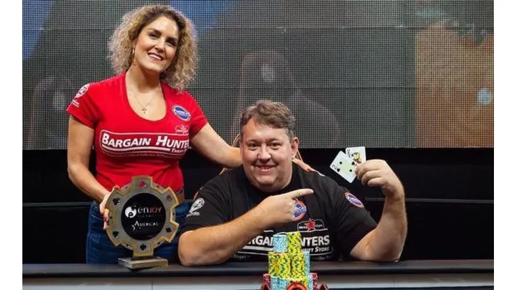 Rene Nezhoda é conhecido pelo programa de televisão "Quem dá mais?" (Foto: Reprodução instagram oficial Enjoy Punta @enjoypuntapoker)