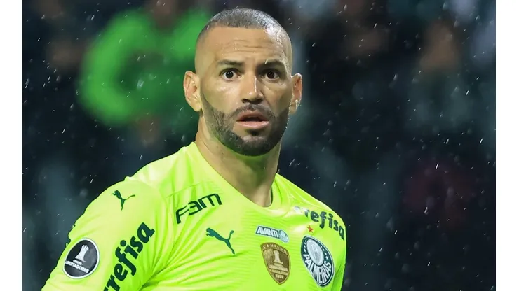 Foto: Marcello Zambrana/AGIF - Weverton: goleiro do Palmeiras lamentou atitude do São Paulo