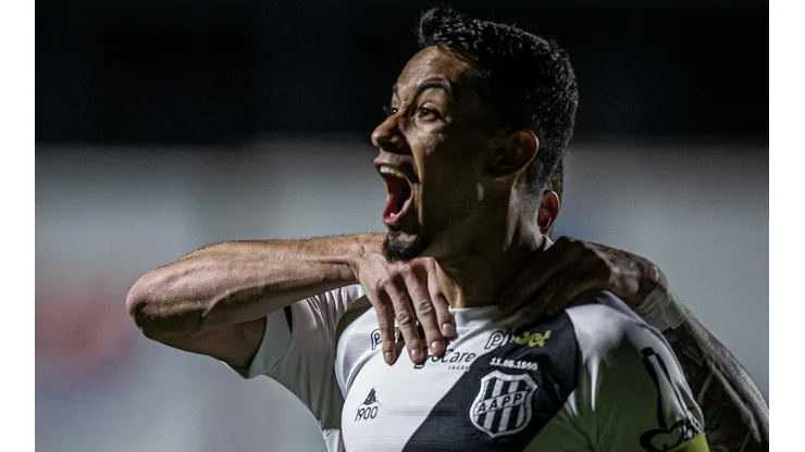 Foto: Heber Gomes/AGIF - Lucca é artilheiro da Ponte Preta na Série B, com 14 gols