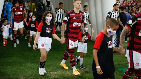Flickr Oficial do time:Gilvan de Souza/Flickr Oficial Flamengo - Varela é ‘exposto’ pela torcida do Flamengo