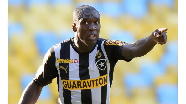 Foto: Pedro Martins/ AGIF - Seedorf defendeu o Botafogo entre 2012 e 2014.