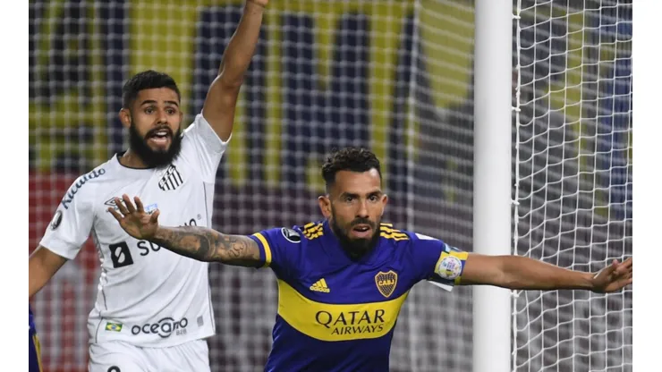 Agif/FotoBaires - Carlos Tévez pode ver antigo pupilo jogando no Santos