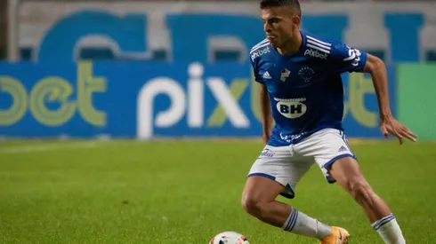 Fernando Moreno/AGIF - Bruno em ação pela Raposa.