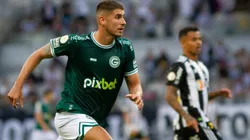 Pedro Raul com a camisa do Goiás (Foto: Fernando Moreno/AGIF)