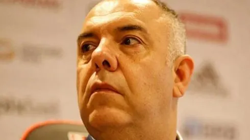 Atacante retorna ao Fla de forma inesperada e Braz precisa resolver situação