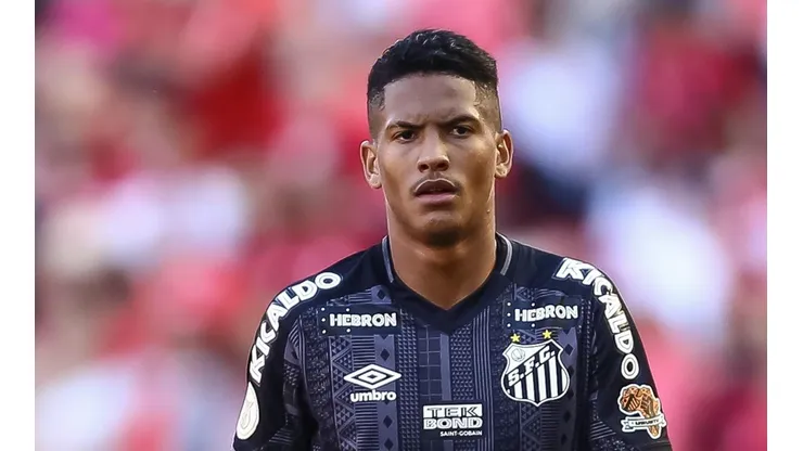 Parça de Ângelo recebe proposta de rival e fica a um passo de deixar o Santos