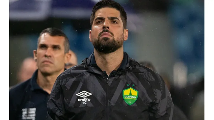 Foto: Gil Gomes/AGIF - António Oliveira já colocou promessa para treinar no elenco profissional