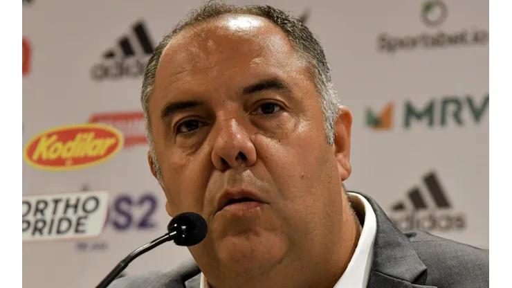 Torcida do Botafogo manda a real e culpa o Flamengo por chapéu em Braz