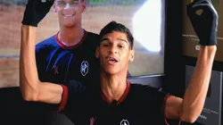 Foto: LUVA DE PEDREIRO/YouTube - Luva de Pedreiro aparece na torcida do Corinthians