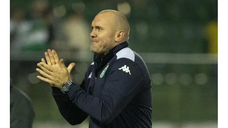 Foto: Diogo Reis/AGIF - Mozart começou a temporada no CSA.