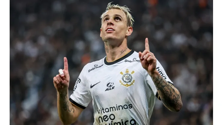 Marcello Zambrana/AGIF - Roger Guedes é lembrado antes de final com o Corinthians