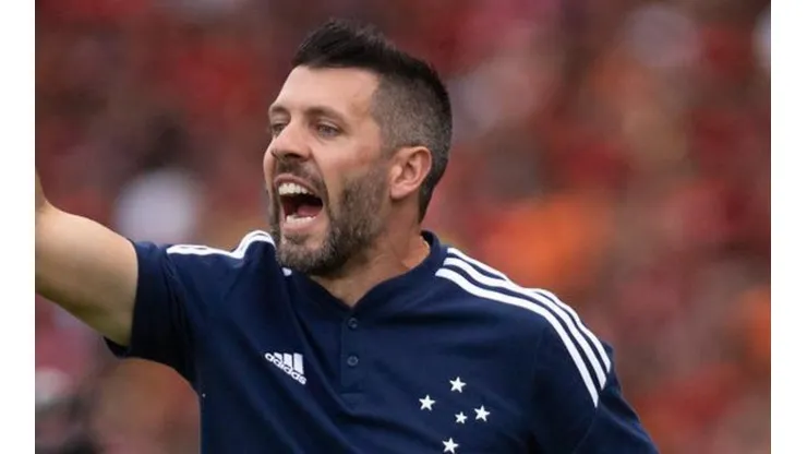 Pezzolano é pego de surpresa após DM do Cruzeiro confirmar lesões graves