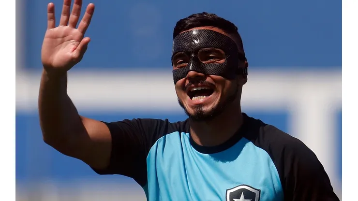 Foto: Vitor Silva/Botafogo/Divulgação - Rafael: lateral voltou a sofrer lesão no Glorioso
