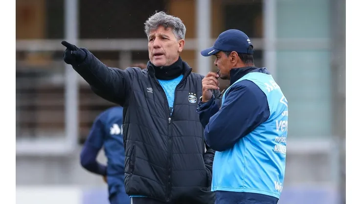 Foto: Lucas Uebel/Grêmio/Divulgação - O técnico Renato Portaluppi comandou treino com reservas e garotos no início da semana
