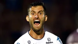 Foto: Thiago Calil/AGIF - Situação de Léo Baptistão chega ao Santos