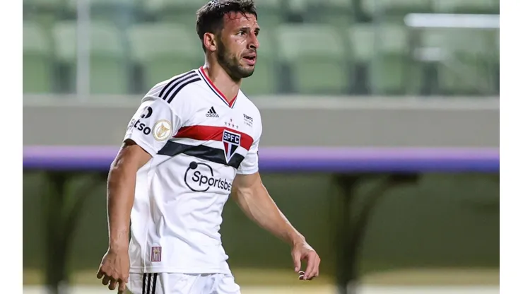 Agif/Gilson Junio - Calleri perde a paciência com jornalista