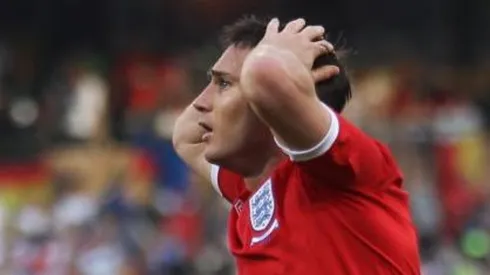 Foto: Joern Pollex/Getty Images - Lampard marcou um gol que não foi validado, em 2010