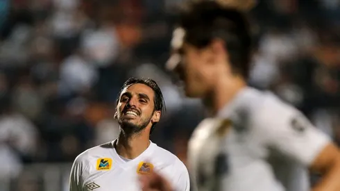 Foto: Ale Cabral/AGIF - Bryan Ruiz ainda recebe do Santos