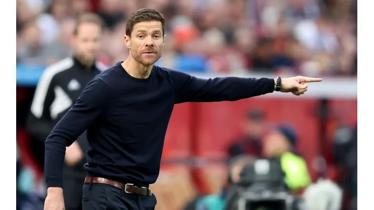 Christof Koepsel / Correspondente / Getty Images - Xabi Alonso no comando do Bayer.