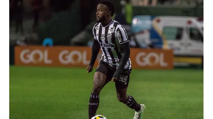 Foto: Robson Mafra/AGIF
