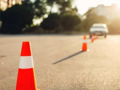 Após 15 anos tentando tirar CNH, homem cumpre promessa e raspa a cabeça