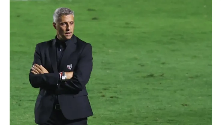 Marcello Zambrana/AGIF - Crespo no comando do SPFC.