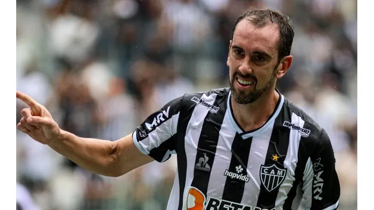 Foto: Fernando Moreno/AGIF - Godín ficou menos de 6 meses no Galo.
