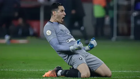 Foto: Maxi Franzoi/AGIF - Paraguaio já atuou por Vitória e Figueirense no Brasil.
