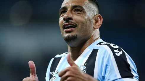 Pedro H. Tesch/AGIF - Diego Souza celebrando gol