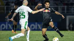 Foto: Diogo Reis/AGIF - Lucas Evangelista chegou a 100 jogos pelo Bragantino