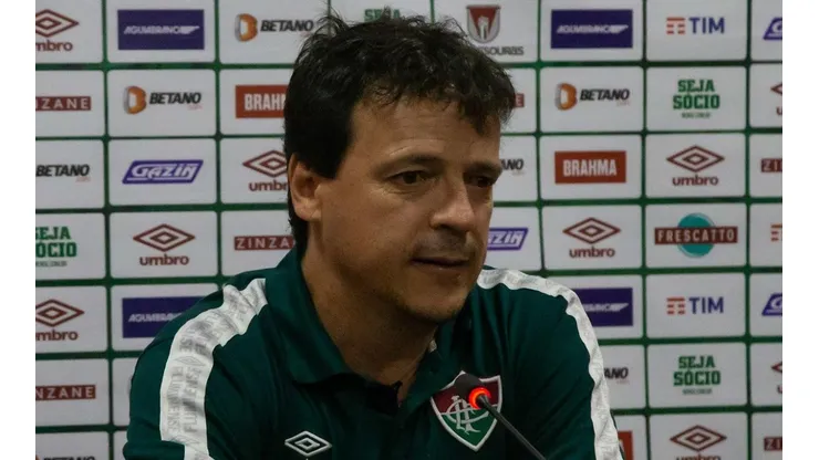 Diniz chama a responsa e sai em defesa de medalhão do Fluminense