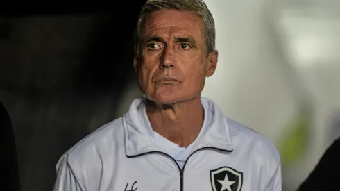 Thiago Ribeiro/AGIF. Luís Castro exaltou atuação importante na virada contra o Avaí