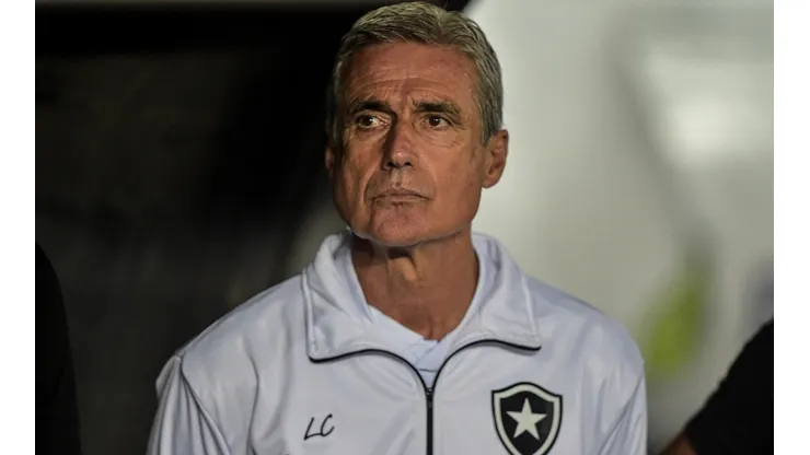 Thiago Ribeiro/AGIF. Luís Castro exaltou atuação importante na virada contra o Avaí