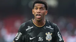 Foto: Marcello Zambrana/AGIF - Gil protagonizou um lance que poderia ter dado a vitória ao Corinthians.