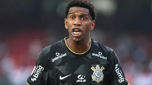 Foto: Marcello Zambrana/AGIF - Gil protagonizou um lance que poderia ter dado a vitória ao Corinthians.