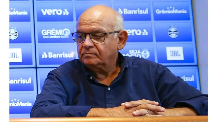 Narrador não se intimida e manda a real para Romildo Bolzan sobre reforços em 2023