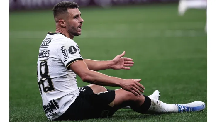 Foto: Ettore Chiereguini/AGIF - Medalhão vive momentos dramáticos no Corinthians.